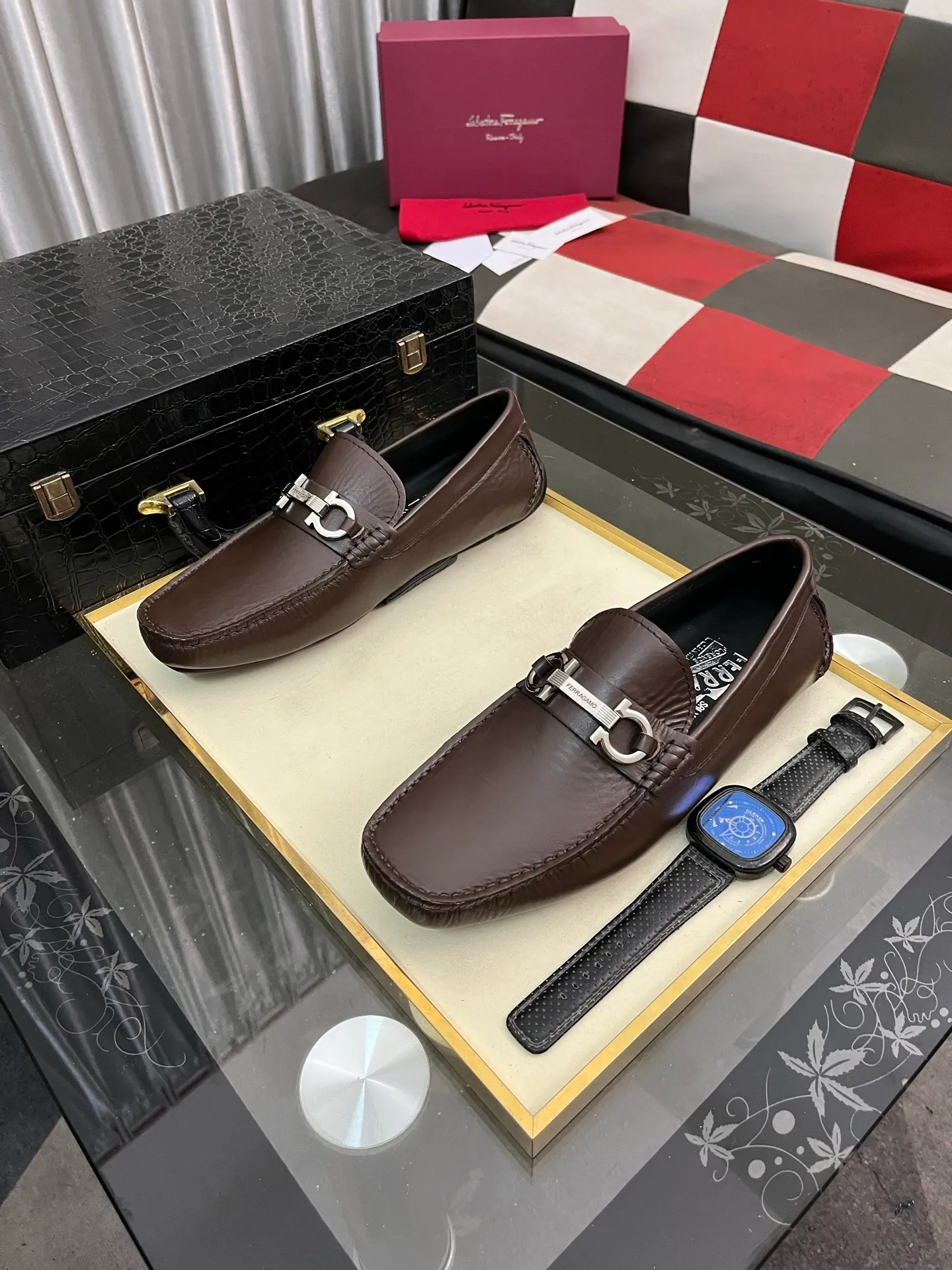 Men's shoes 💰560⌚️⌚️ Ferragamo [Ferragamo] new high-end quality framed shoes. The style is luxurious and elegant, with equal emphasis on practicality and style. We pay special attention to quality and details. The shoe last leather, workmanship and comfort are not inferior! Material: Imported first-layer soft cowhide leather upper ➕Genuine leather lining, code number: 38-446️⃣colors available